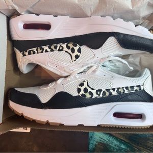 WMNS NIKE AIR MAX SC — Women’s Size 8
